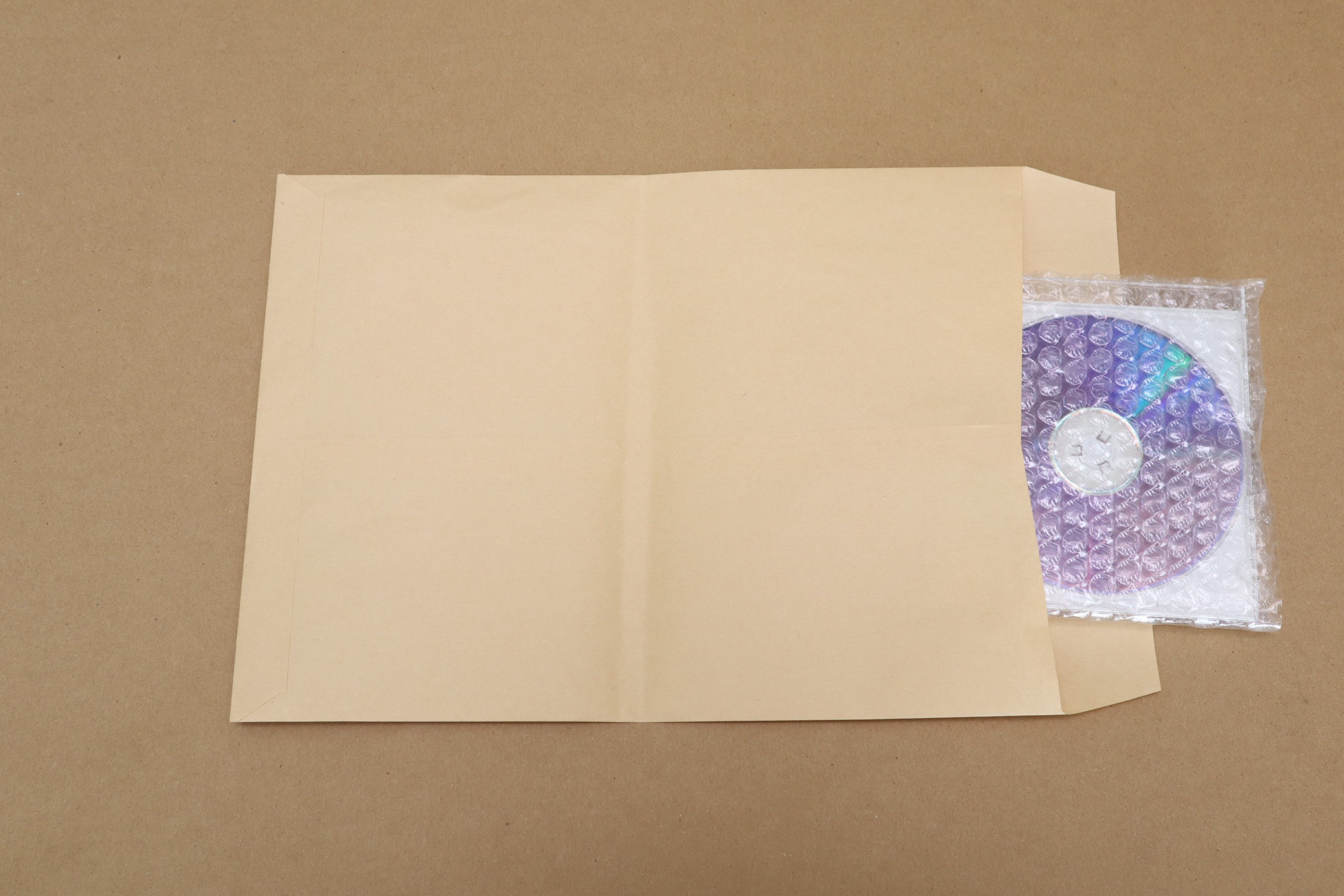 Cdが割れないように梱包する方法 梱包材緩衝材プチプチ 巻きダンボールの梅花堂通販