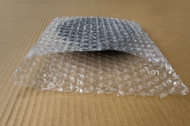 気泡緩衝材（プチプチ・エアセルマット）の粒の向きは外？内？それとも3層？